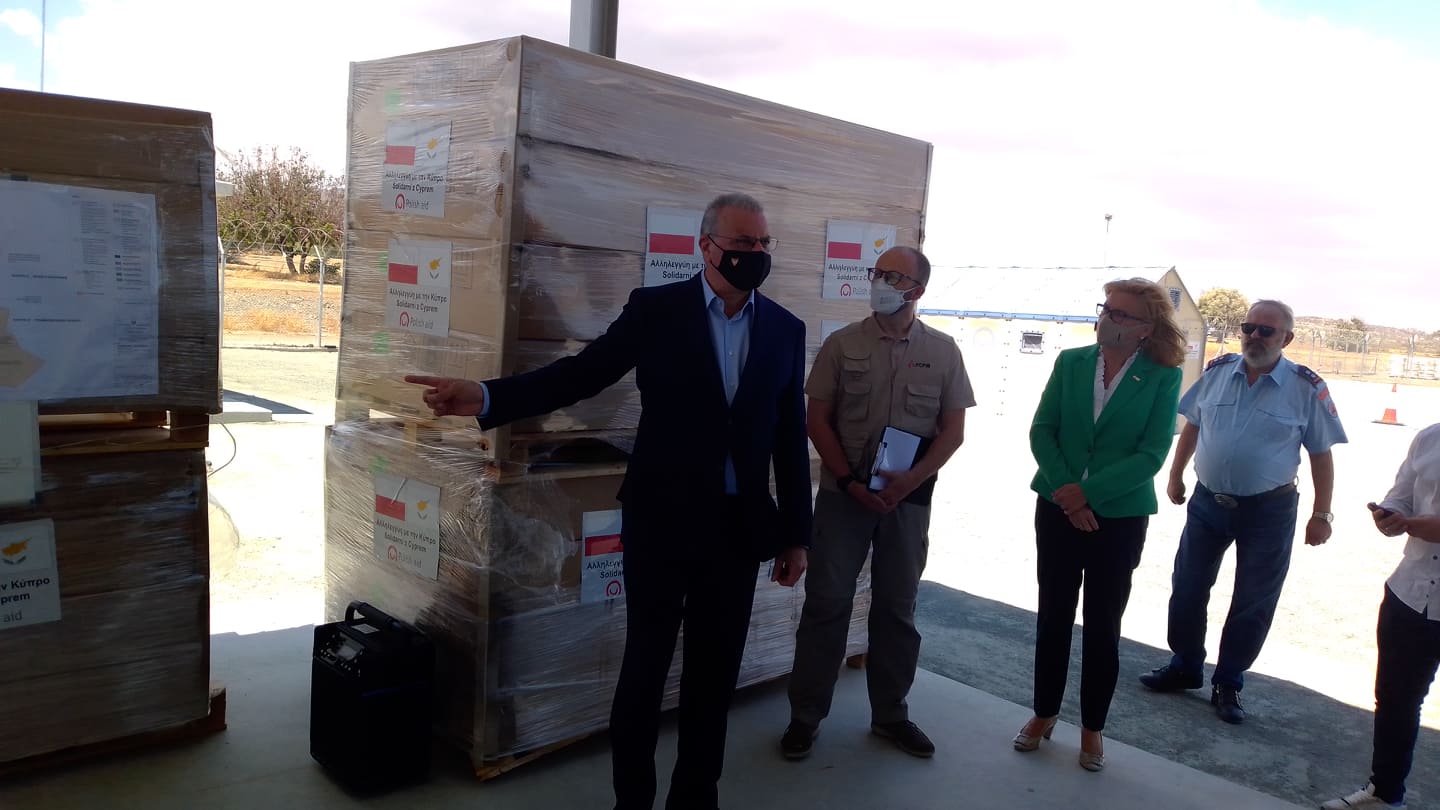 ΦΩΤΟ: 80 οικιστικές μονάδες, δωρεά της Πολωνίας παρέλαβε ο Νίκος Νουρής