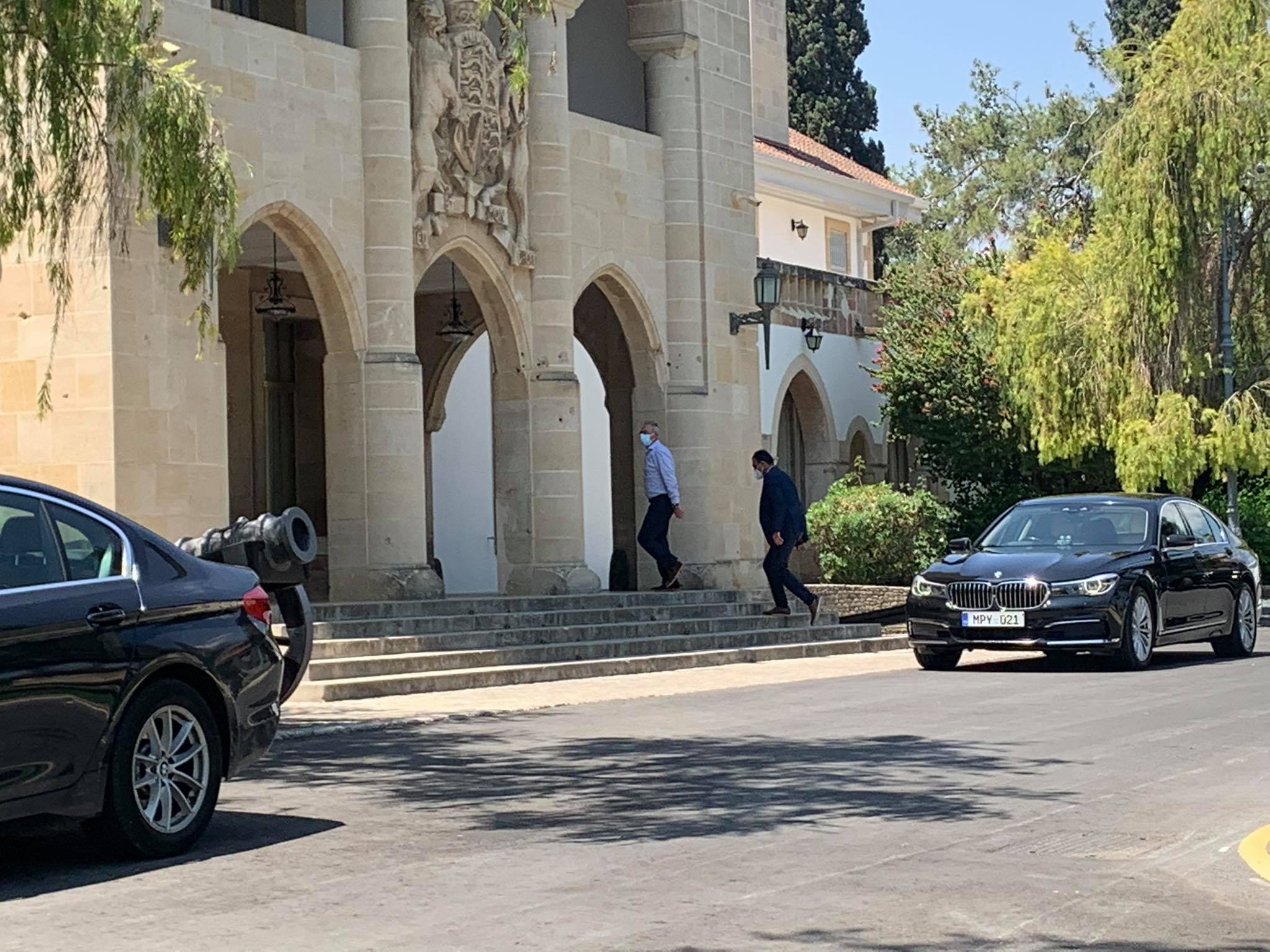 Αμετάκλητο το "όχι" από τον Αδάμο, εκτάκτως στο Προεδρικό Αβέρωφ και Χάρης