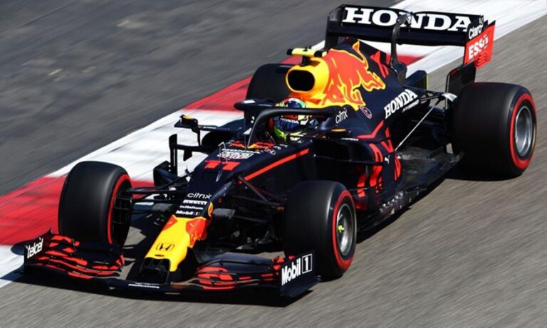 F1: Νίκη του Perez ύστερα από έναν άκρως δραματικό αγώνα στο Μπακού