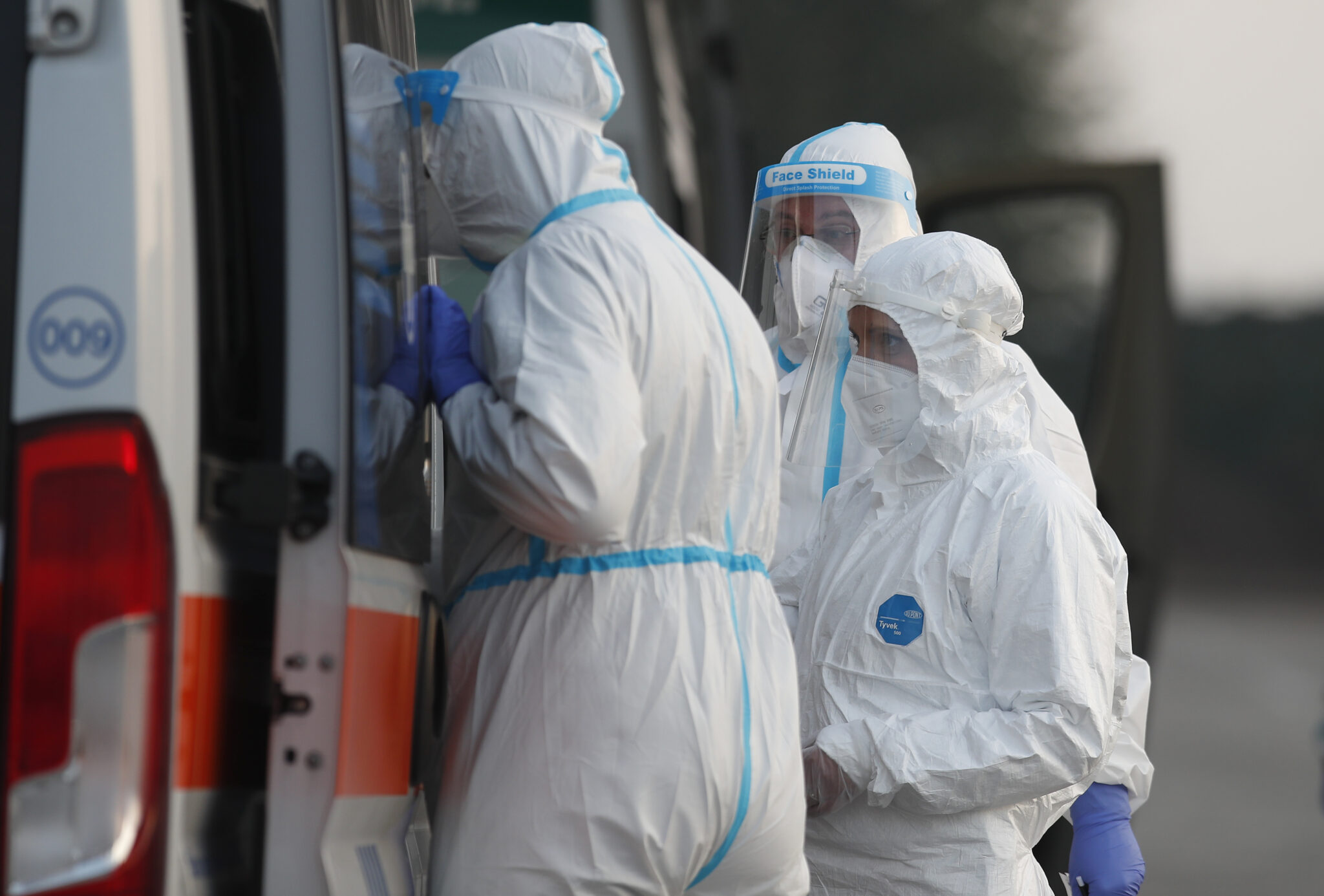 "Έσβησε" δίχρονο κοριτσάκι που κατάπιε μπαταρίες από τηλεκοντρόλ