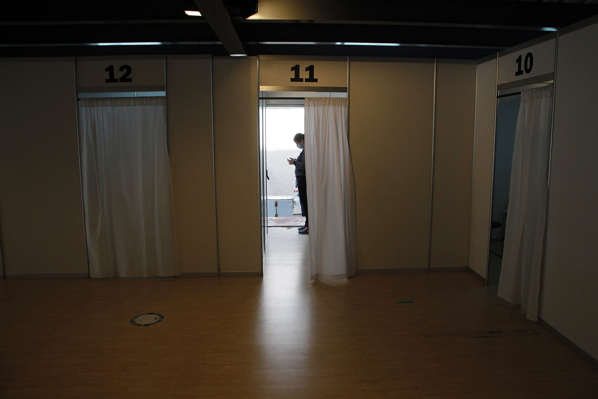 Κανένα σενάριο για … βραχιολάκι στους ανεμβολίαστους (ΒΙΝΤΕΟ)