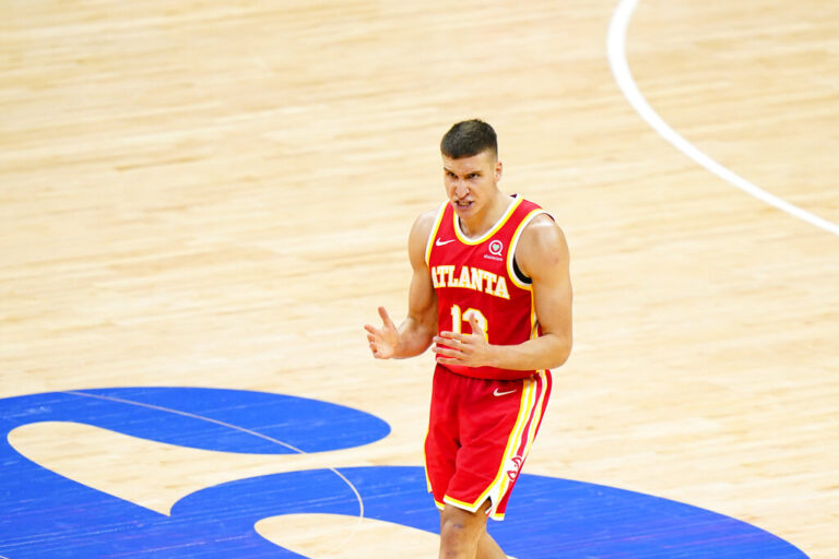 Μπογκντάνοβιτς: «Θυμάμαι τα λέιζερ που μας έριχναν με τον Παναθηναϊκό»