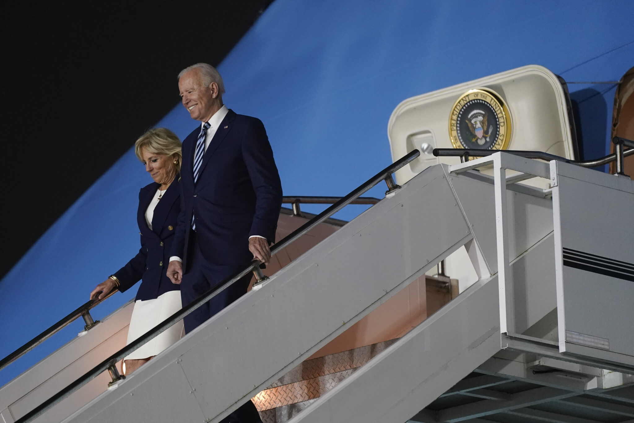 «Οι ΗΠΑ επέστρεψαν!» δηλώνει ο Μπάιντεν την πρώτη μέρα της ευρωπαϊκής περιοδείας