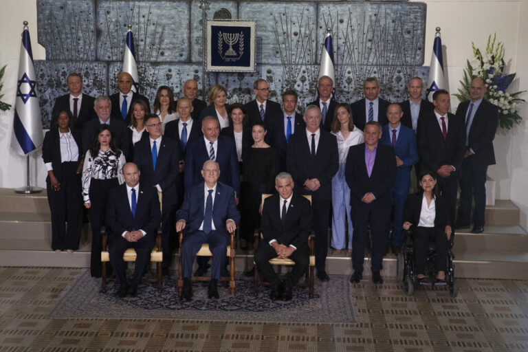 Νέα σελίδα για το Ισραήλ, ορκίστηκε η νέα κυβέρνηση (ΒΙΝΤΕΟ)