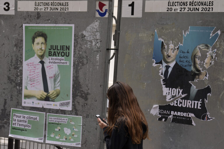 Στις κάλπες οι Γάλλοι για το δεύτερο γύρο των περιφερειακών εκλογών