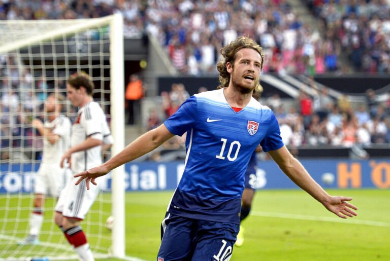 Μιξ Ντισκέρουντ στο προσκήνιο για την Ομόνοια