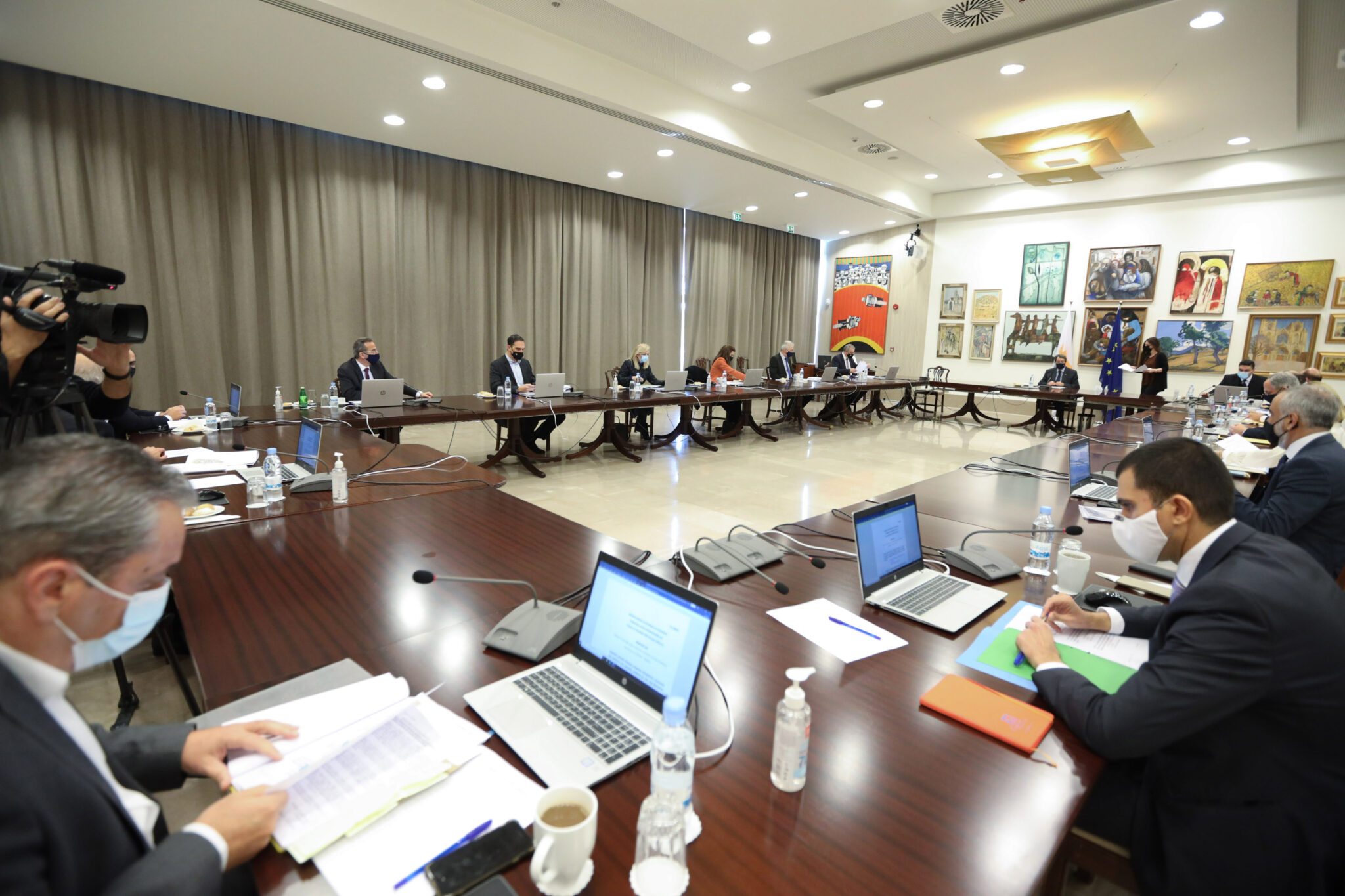 Αποφάσεις για μέτρα και κίνητρα σε εμβολιασμένους στο Υπουργικό της Παρασκευής