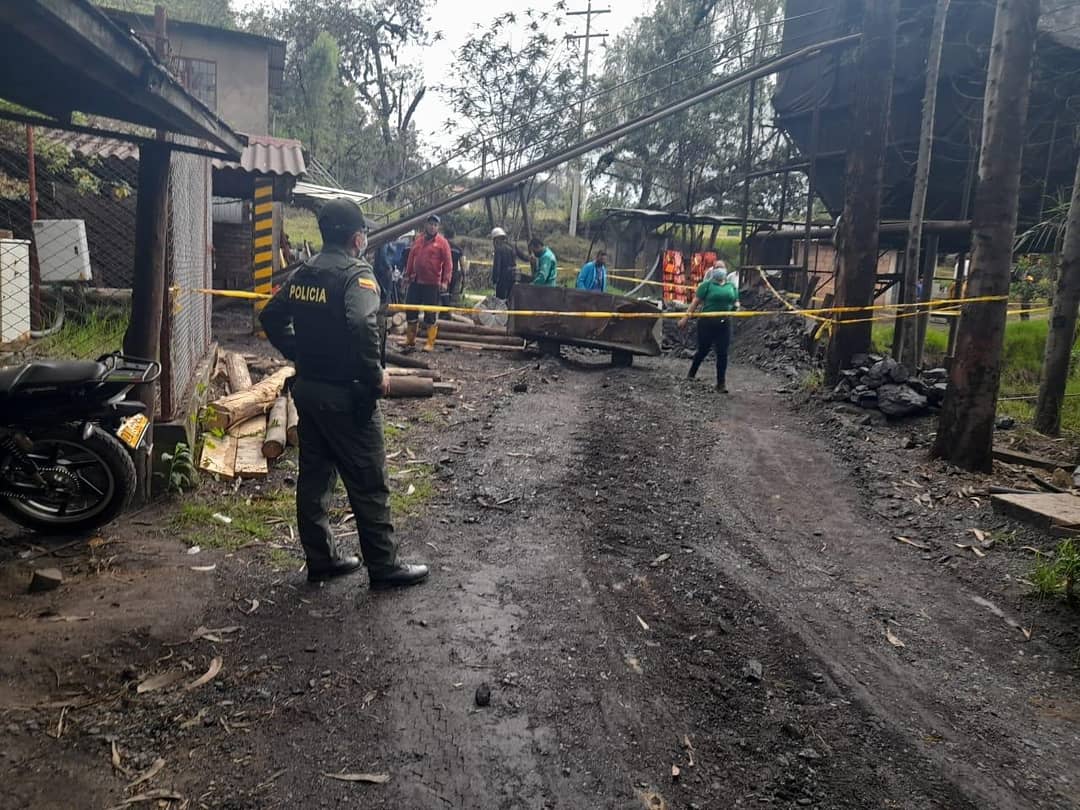 Φονική έκρηξη σε ανθρακωρυχείο στην Κολομβία, νεκροί και εγκλωβισμένοι (ΦΩΤΟ)