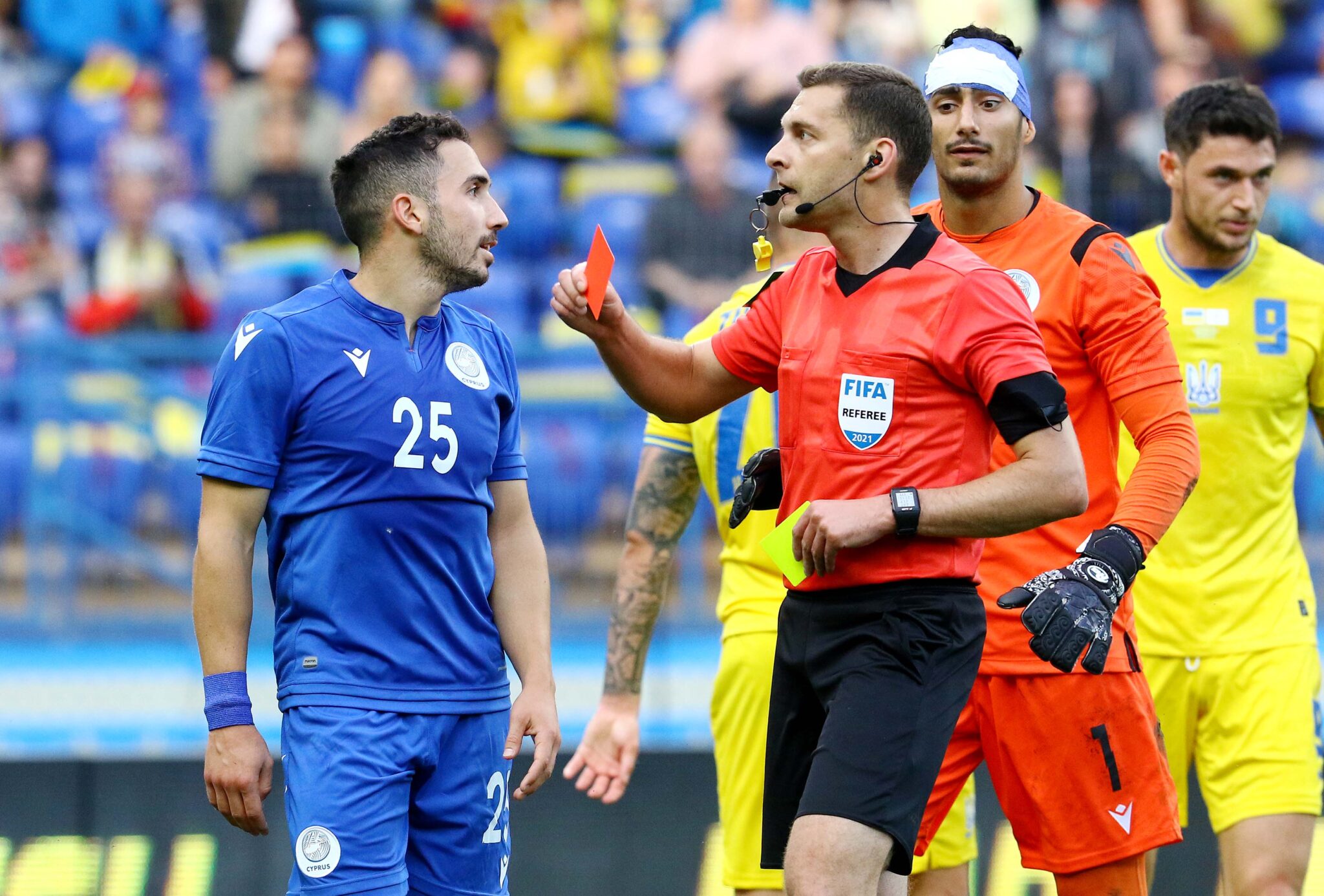 «Πλήρωσε» την αποβολή του Φιλιώτη και δέχθηκε βαριά ήττα η Εθνική