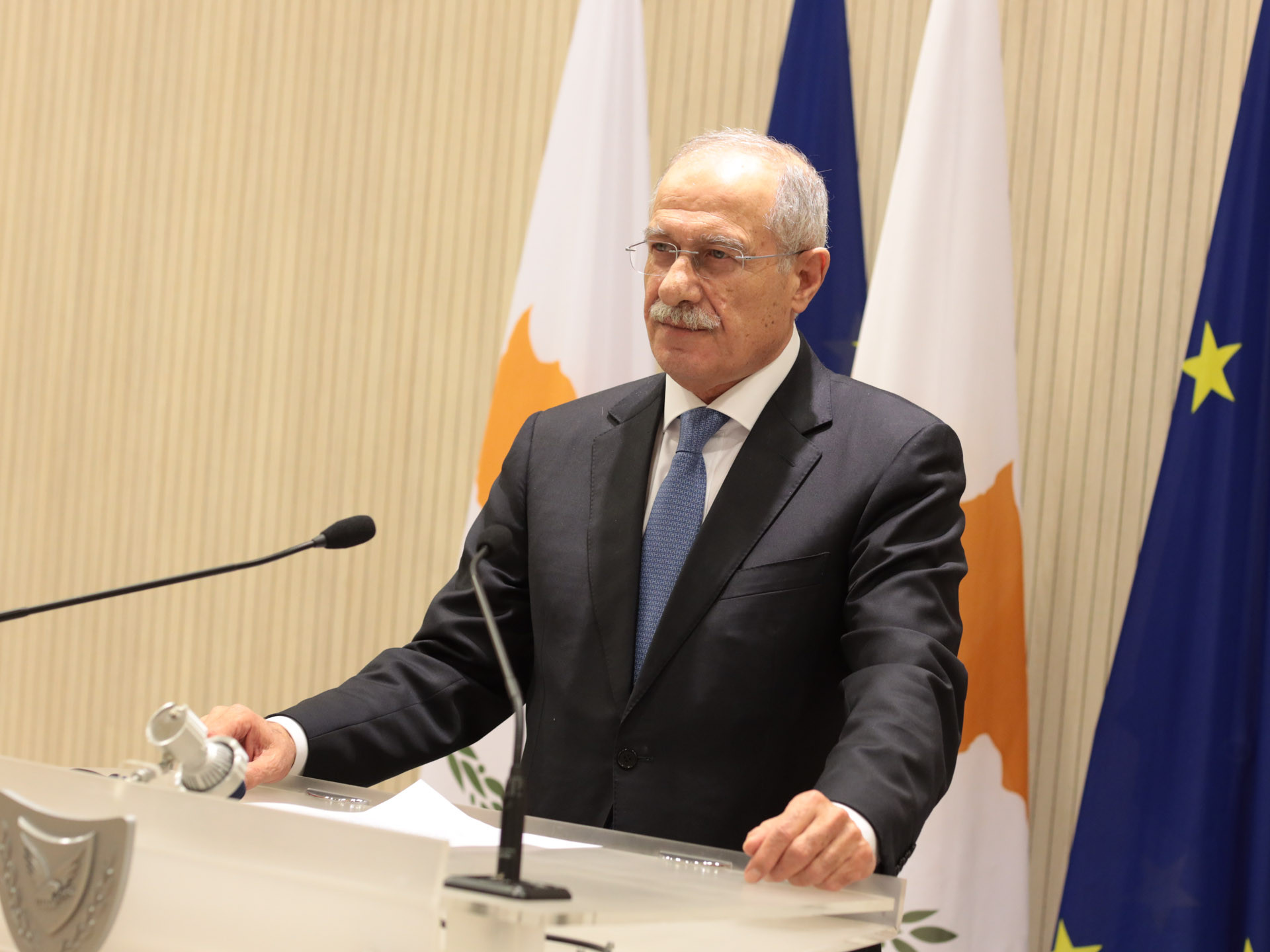 Παραδίδει τη σκυτάλη ο Κούσιος, αναλαμβάνουν καθήκοντα οι νέοι Υπουργοί