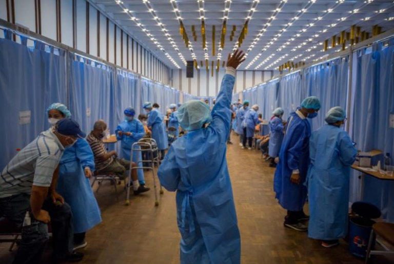 Κομισιόν: Το 57% των ενήλικων πολιτών έλαβε τουλάχιστον μια δόση εμβολίου