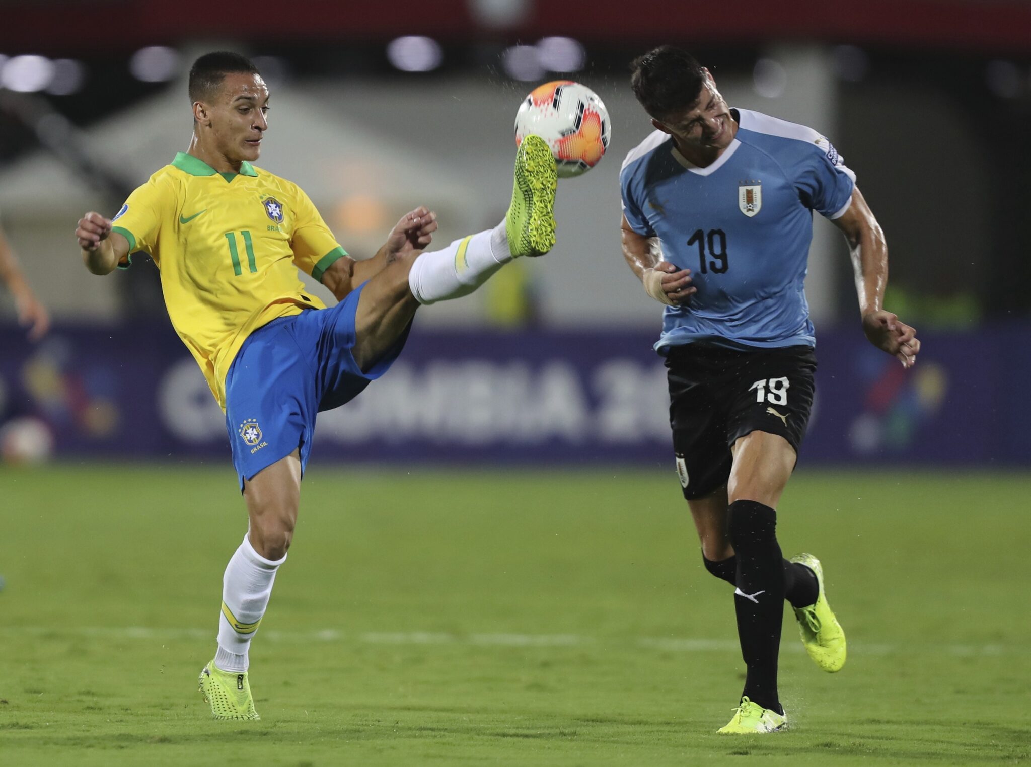 Τσέκαρε Πικέρες η ΑΕΚ για αριστερά