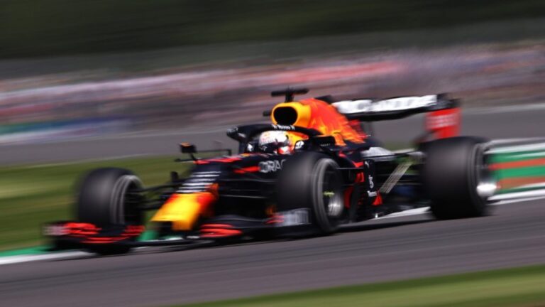 Νίκη στο «sprint» για Verstappen και pole για το Grand Prix