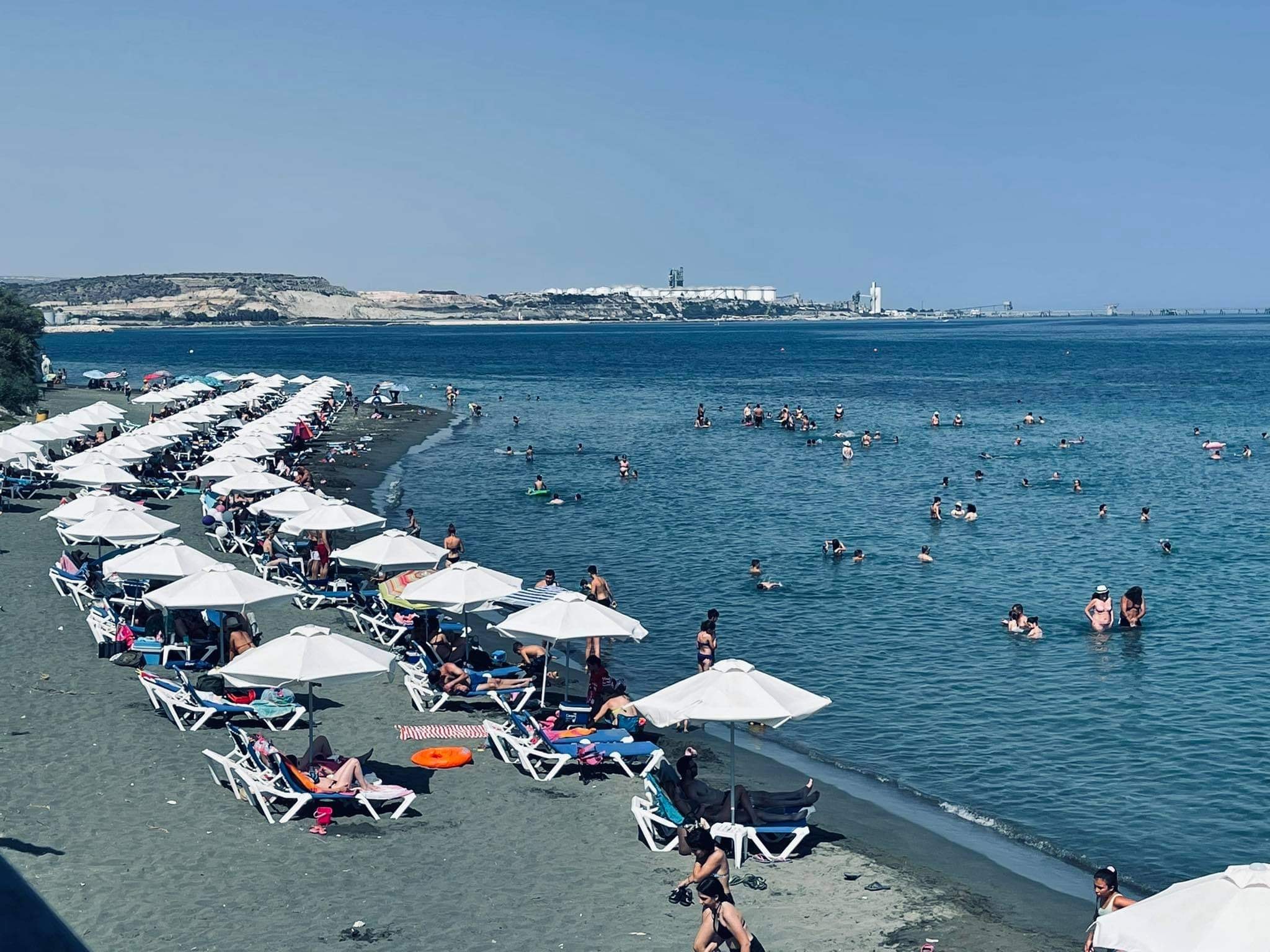 Ηλικιωμένος τραυματίστηκε σε παραλία, άμεση ήταν η παρέμβαση ναυαγοσωστών