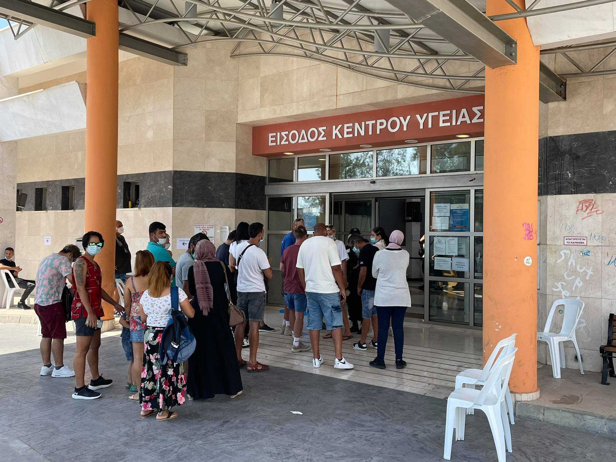 Πάνω από 550 εμβολιασμοί παγκύπρια στην "πρεμιέρα" των "walk-in"