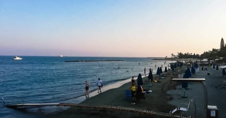 "Συναγερμός" σε παραλία της Λεμεσού: Ανήλικος κινδύνευσε με πνιγμό