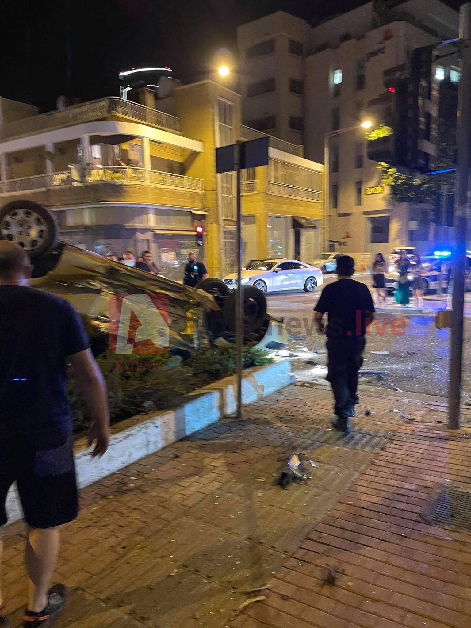 19χρονη και 73χρονος στο νοσοκομείο από το τροχαίο στην "καρδιά" της Λευκωσίας