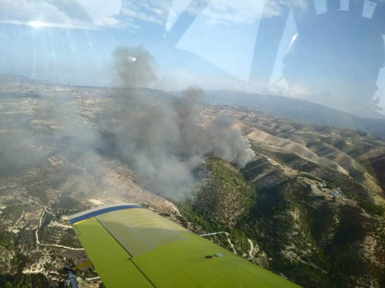 Νέα μεγάλη πυρκαγιά στη Λεμεσό: Ισχυρές επίγειες κι εναέριες δυνάμεις στο σημείο