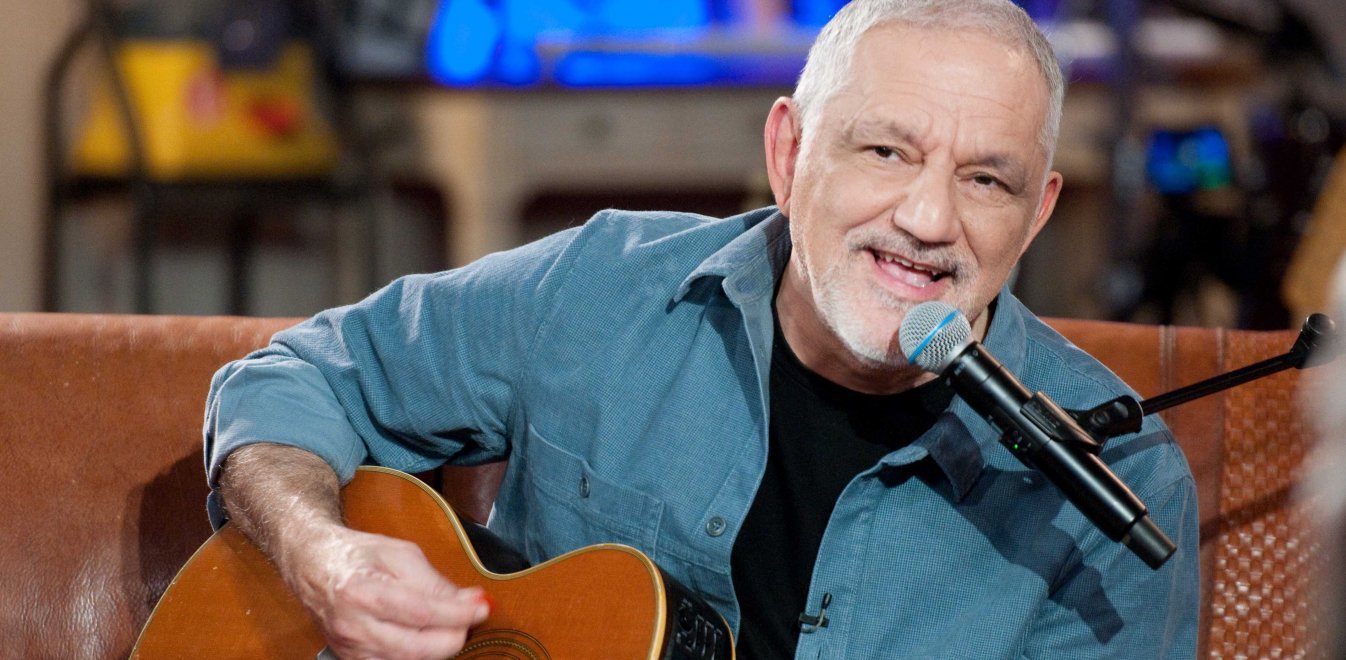 Νίκος Πορτοκάλογλου: Έγινε παππούς–Η συγκλονιστική φωτογραφία με την εγγονή του