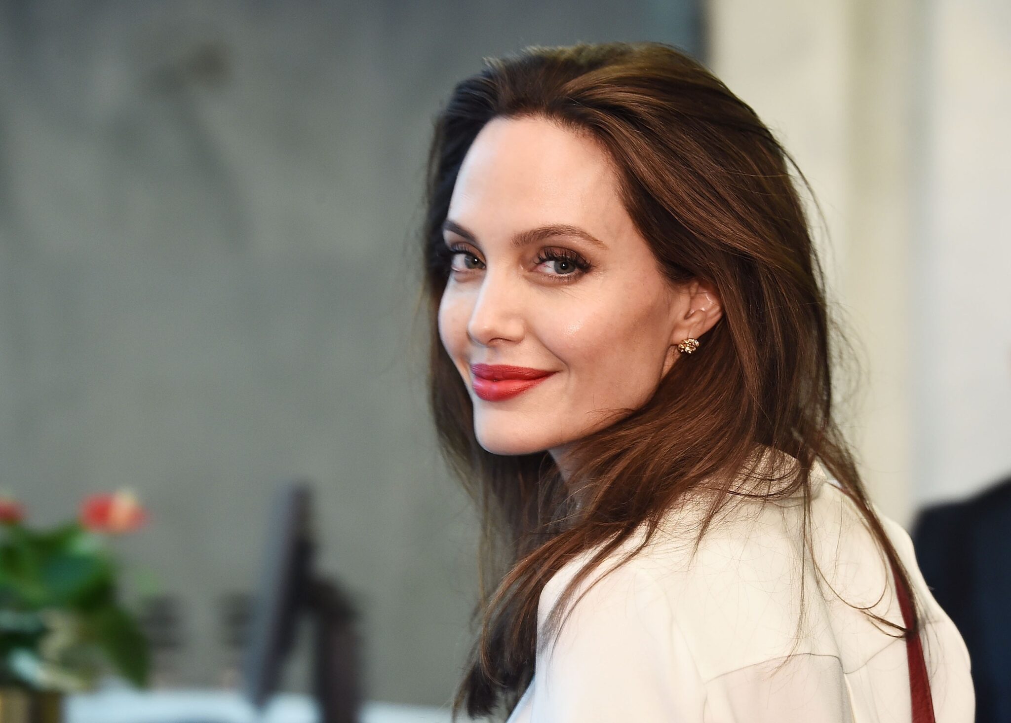 Eρωτευμένη η Angelna Jolie; Με αυτό τον διάσημο τραγουδιστή βγήκε για ραντεβού