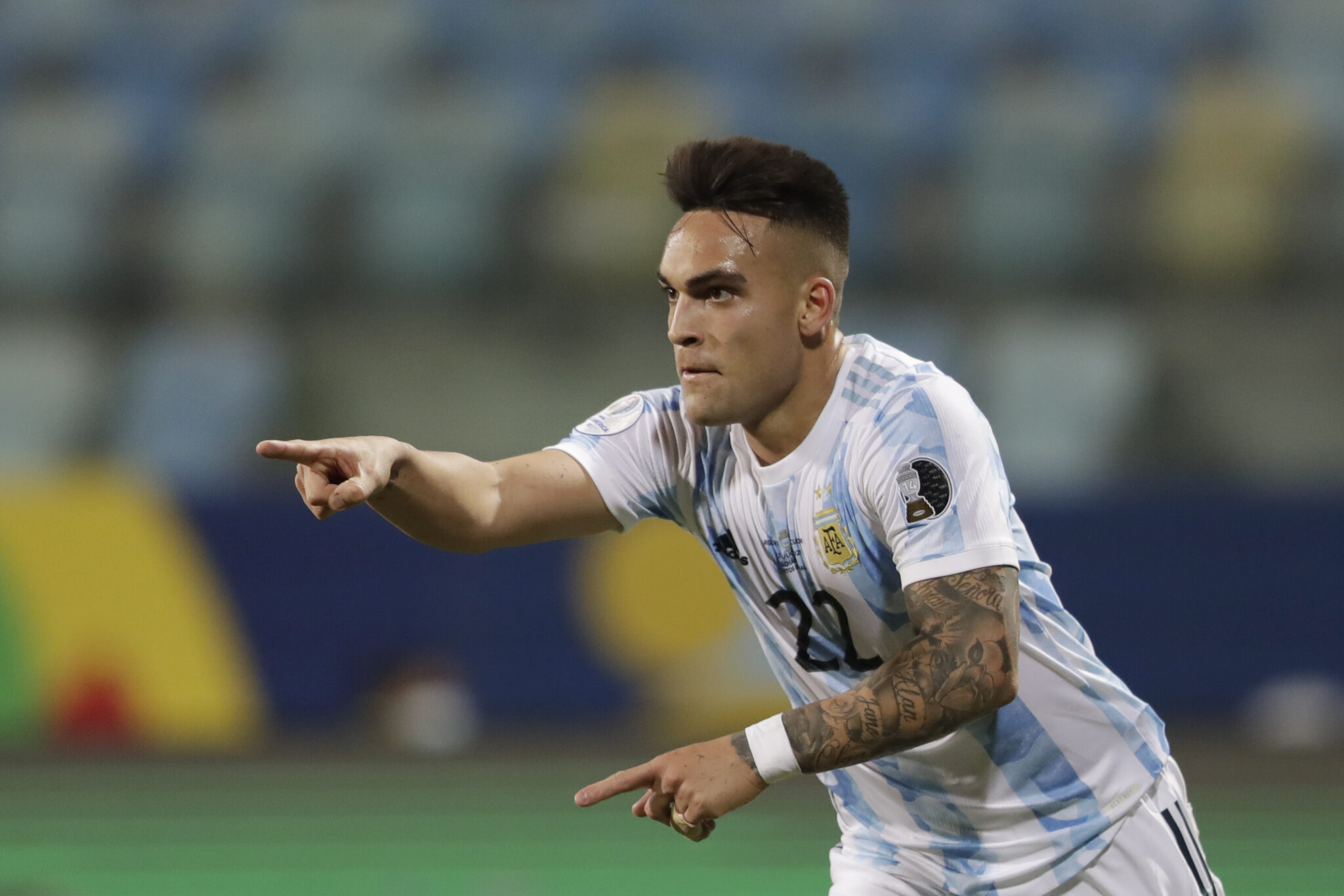 Ο Λουτάρο Μαρτίνες πήγε σε ψυχολόγο για να παίρνει λιγότερες κάρτες