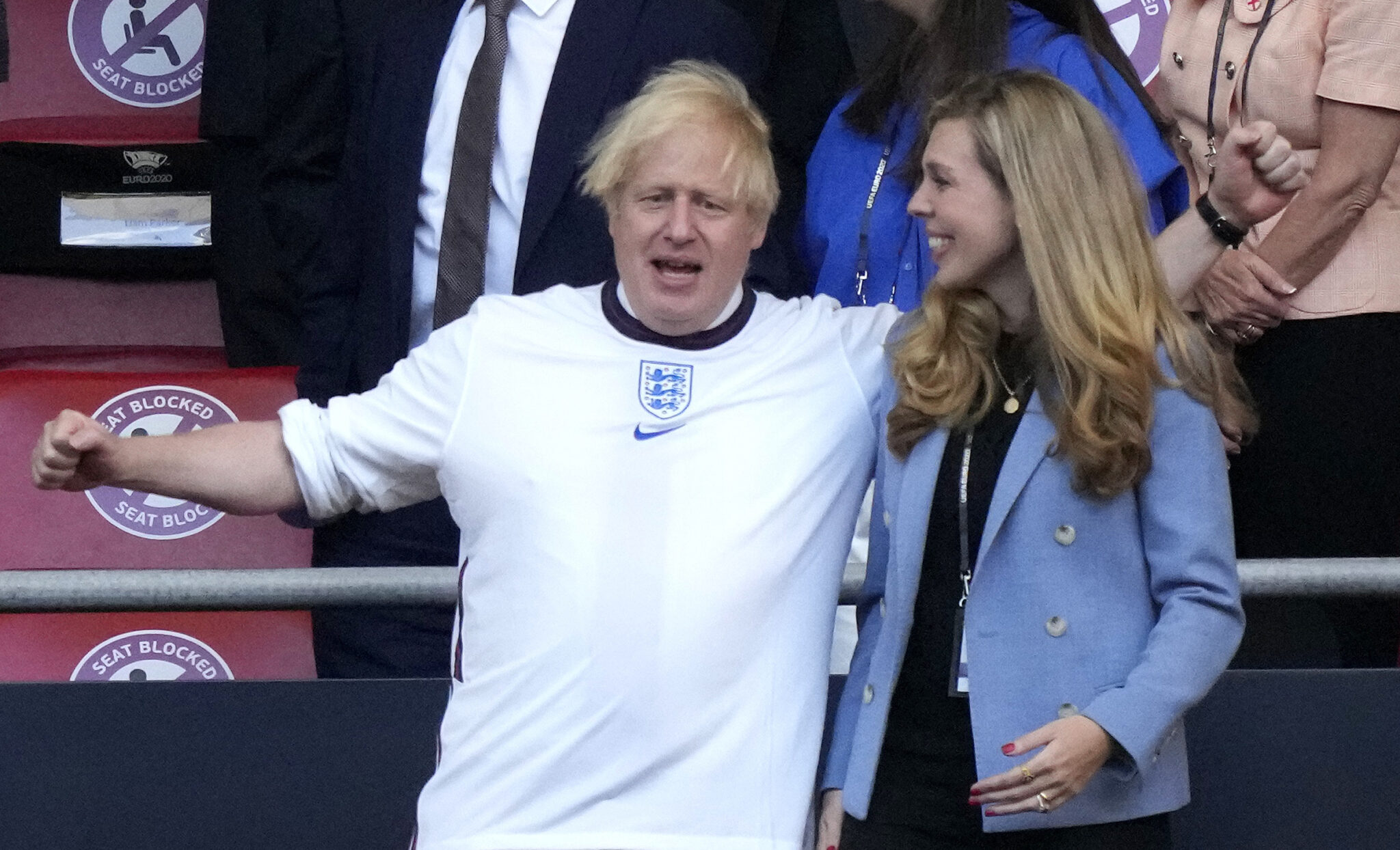 Υπογραφές για… εθνική εορτή, εάν η Αγγλία επικρατήσει στον τελικό