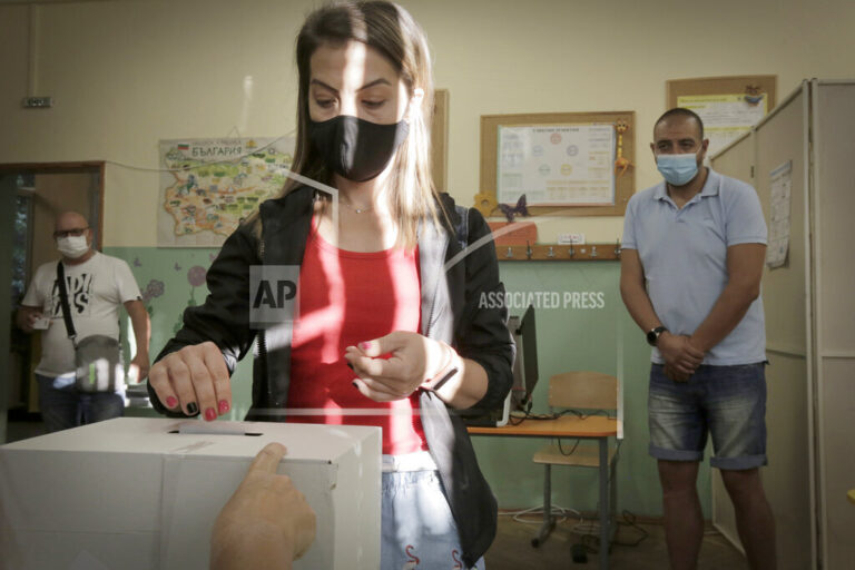 Βουλγαρία: Στις κάλπες για δεύτερη φορά μέσα σε τρεις μήνες