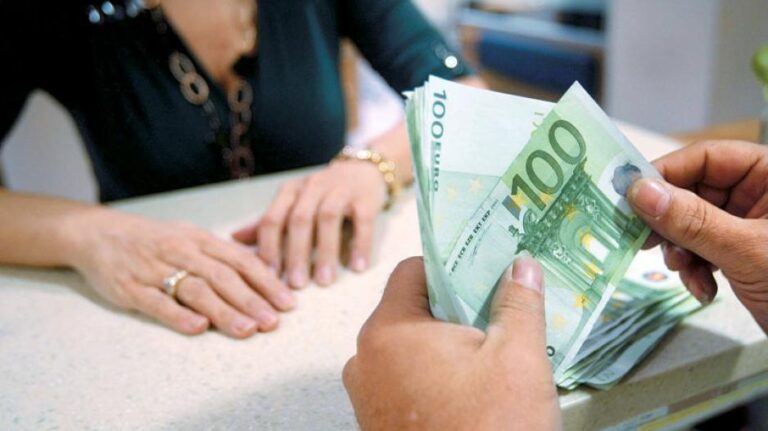 Στον «αέρα» εκατοντάδες αιτητές για ΕΕΕ (ΒΙΝΤΕΟ)