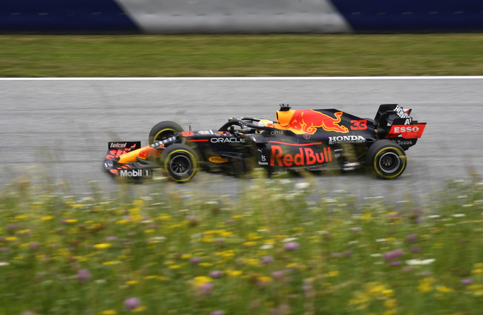 Pole του Verstappen μπροστά από τον Norris