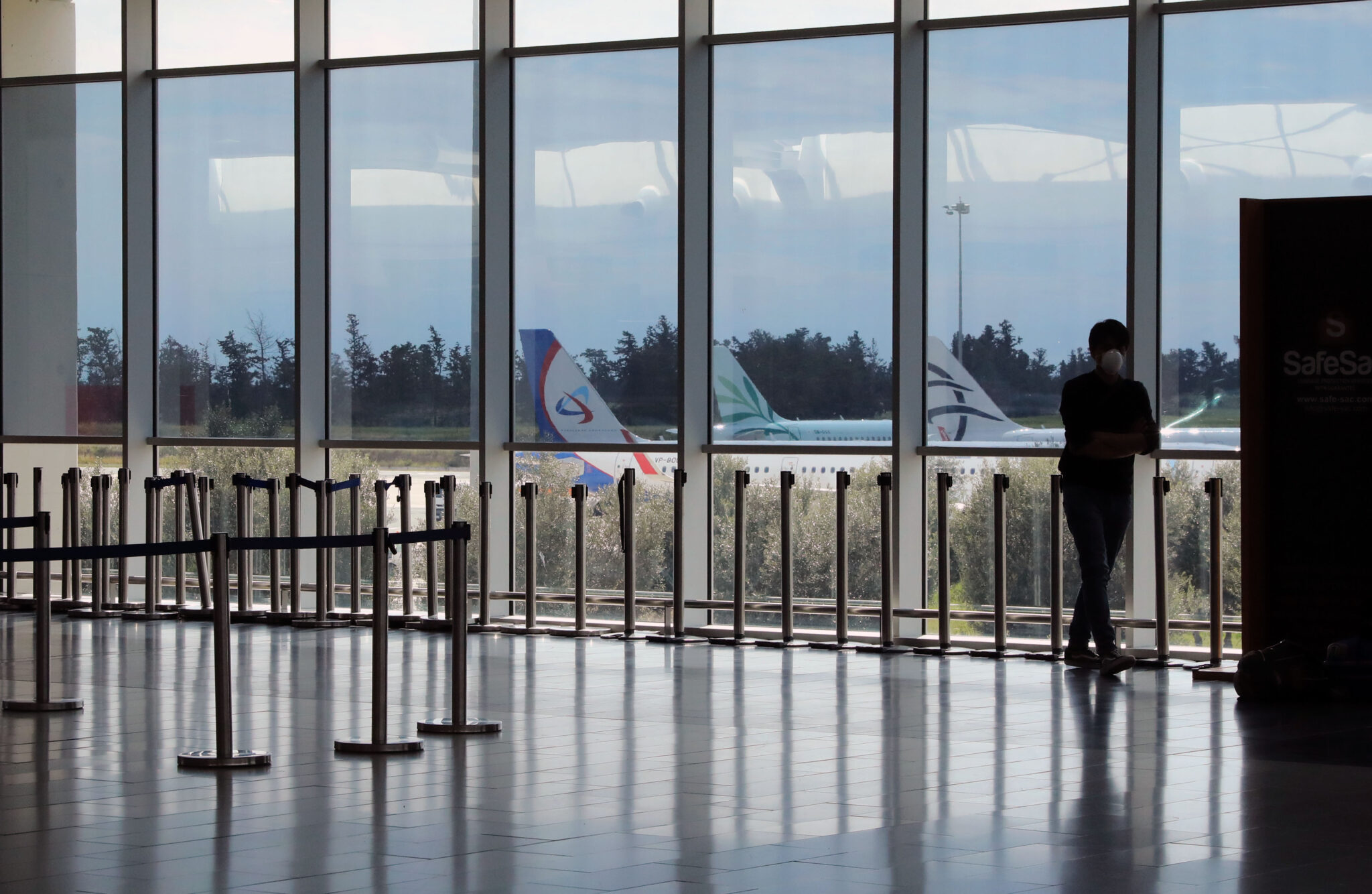 Αγόρασε άδεια οδηγού από τα κατεχόμενα και πήγε στο αεροδρόμιο για να ταξιδέψει