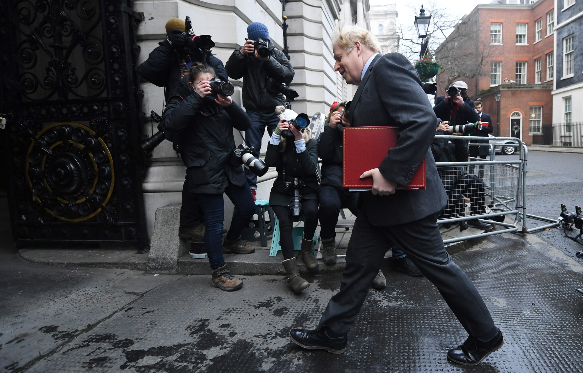 Γιατροί κατακεραυνώνουν τον Τζόνσον για το "ξεκλείδωμα" στις 19 Ιουλίου