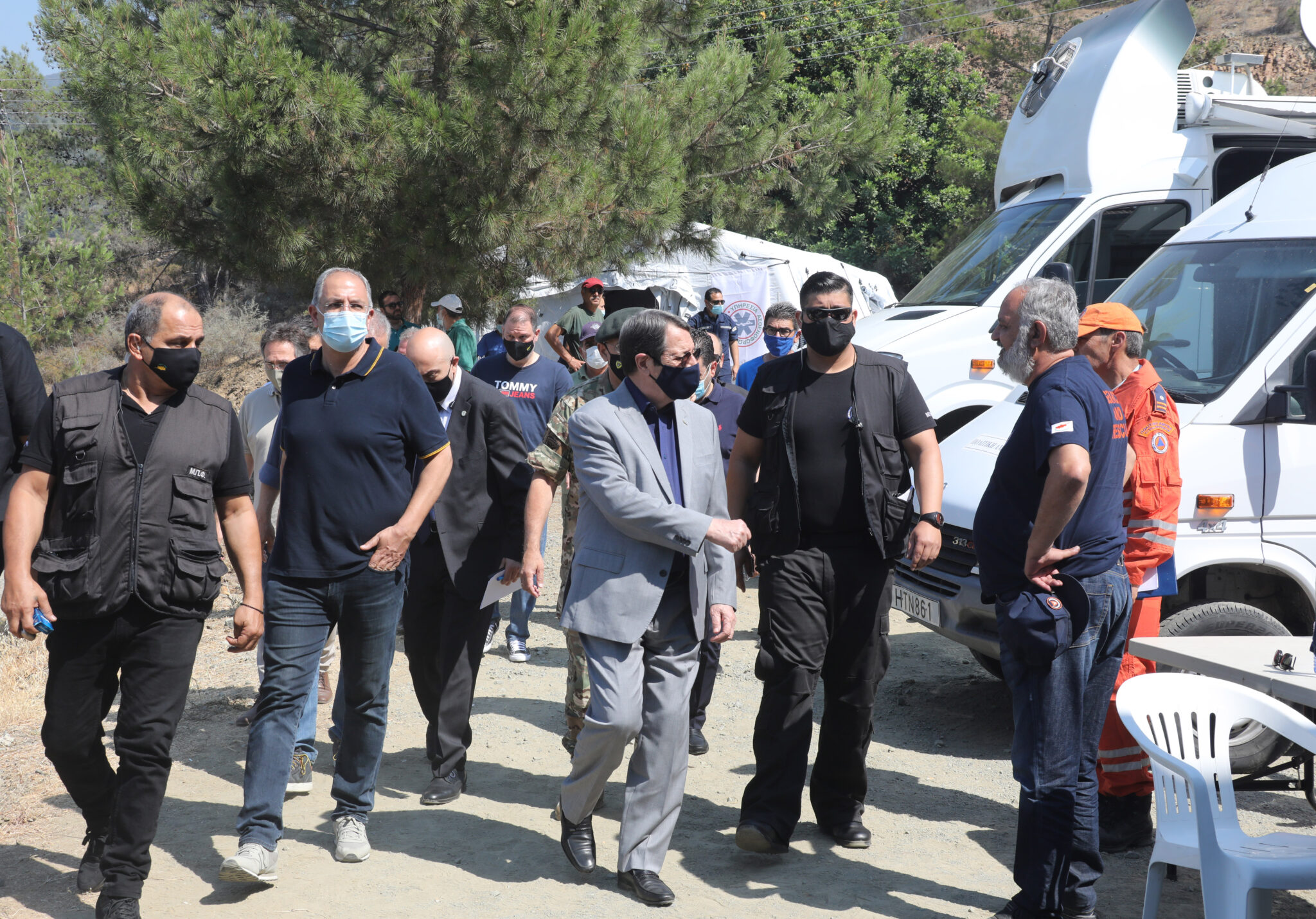 Απαντά στα περι ολιγωρίας η κυβέρνηση για κατάσβεση της φονικής πυρκαγιάς