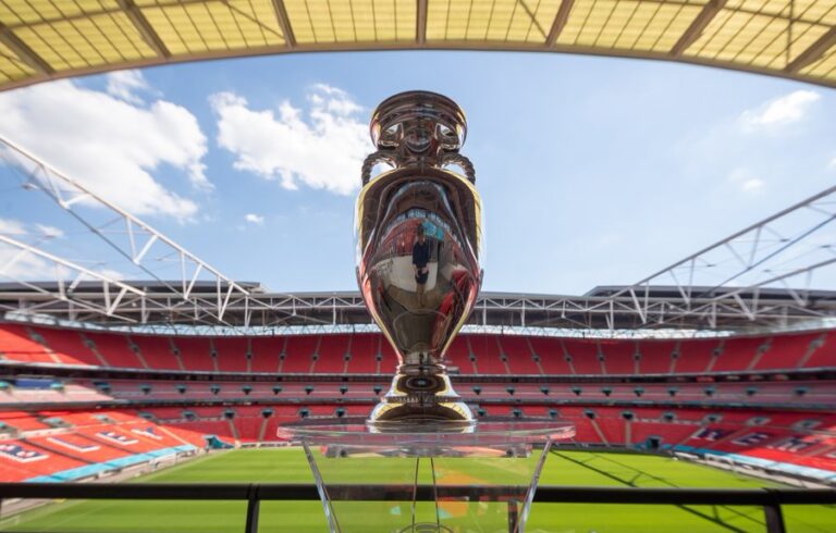 Τελικά, ποιος θα το σηκώσει;