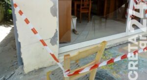 Σπασμένα τζάμια και ρωγμές σε τοίχους άφησε πίσω του ο σεισμός στο Ηράκλειο