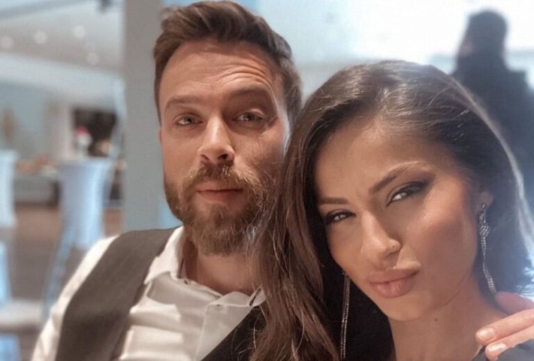 Μιχαήλ – Κατέρ κάνουν διακοπές και ζουν τον έρωτά τους στη Σαντορίνη (ΦΩΤΟ)