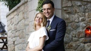 Κικίλιας – Μπαλατσινού: Oι πρώτες φωτογραφίες από τη βάφτιση του γιου τους