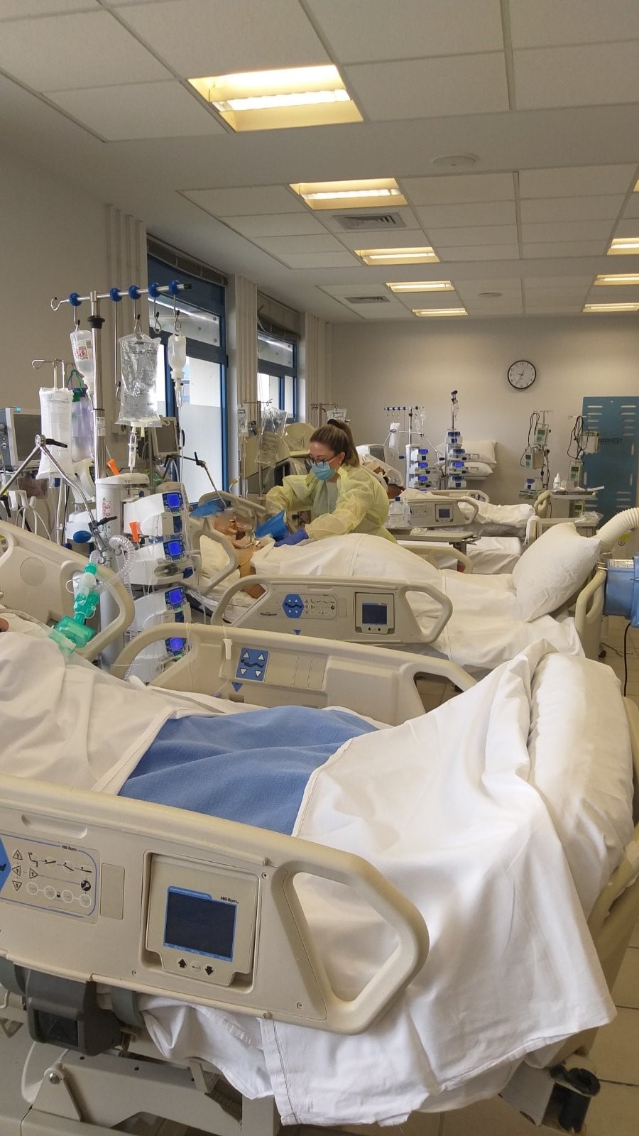 Σταθερός ο αριθμός νοσηλευόμενων με κορωνοϊό, αυξάνονται οι ασθενείς στις ΜΕΘ