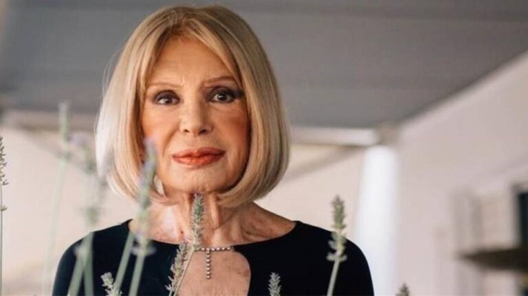 Συγκλονίζει η Διαλυνά: "Με έβαλαν στη σκηνή να κοροϊδεύω τους πεθαμένους"