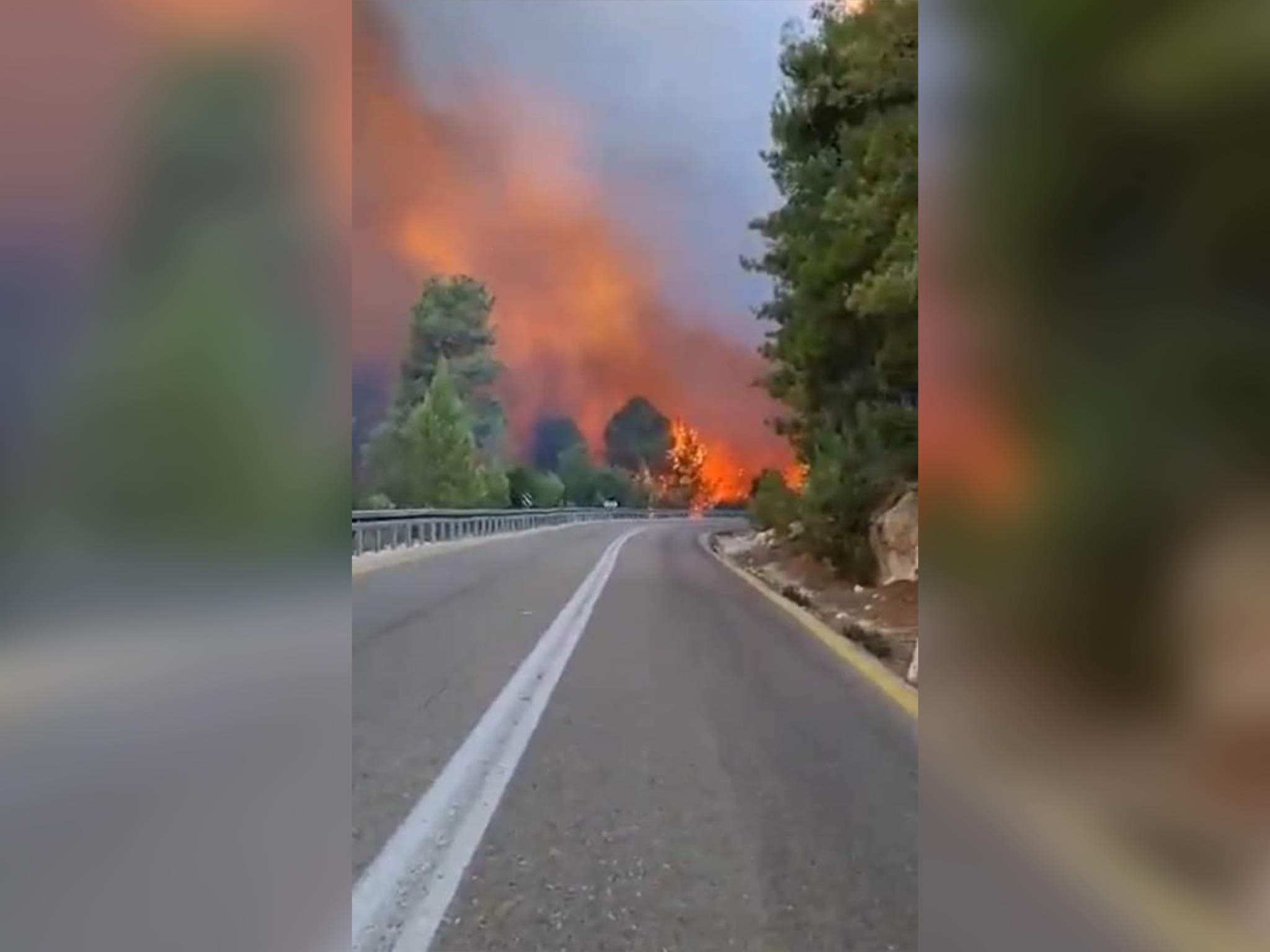 Μεγάλη φωτιά στο Σεν Τροπέ της Γαλλίας, χιλιάδες άνθρωποι απομακρύνθηκαν