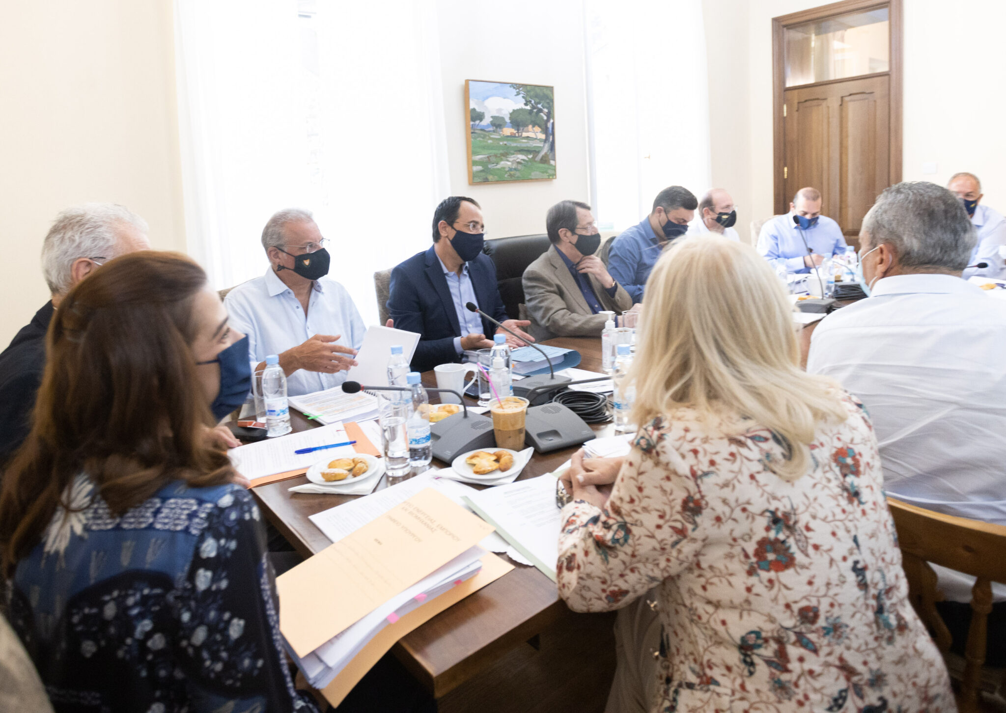 Aνακαλούνται τα διαβατήρια Τατάρ και Τουρκοκύπριων αξιωματούχων του ψευδοκράτους