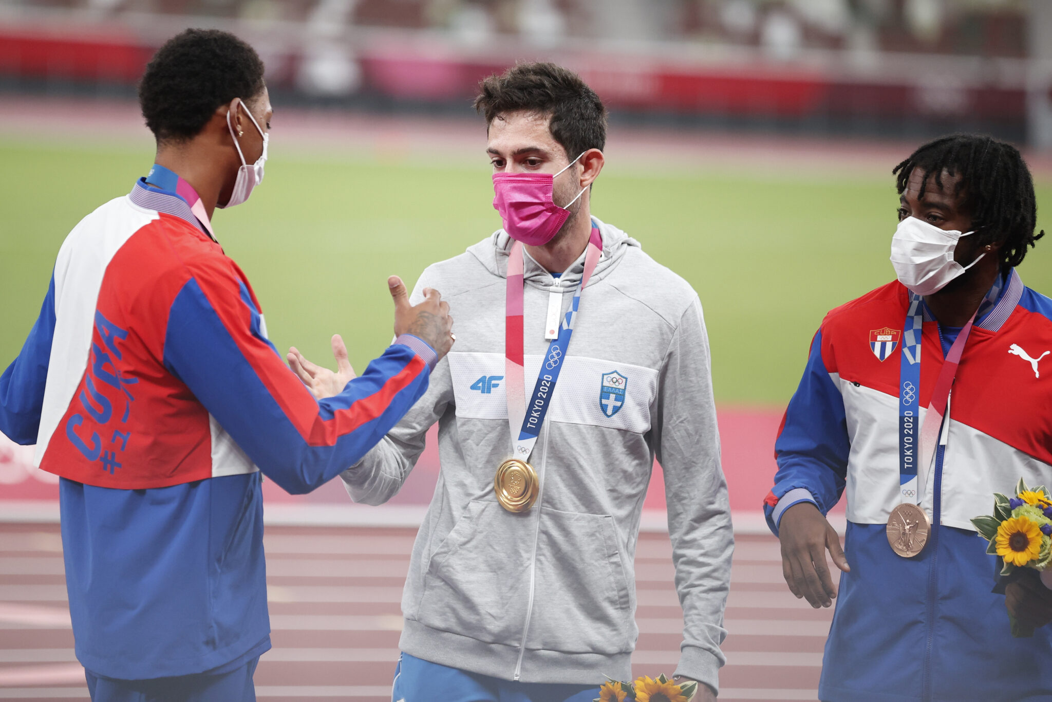 Γιατί ο Τεντόγλου, ο Χρυσός Ολυμπιονίκης φορούσε… ροζ μάσκα στην απονομή;