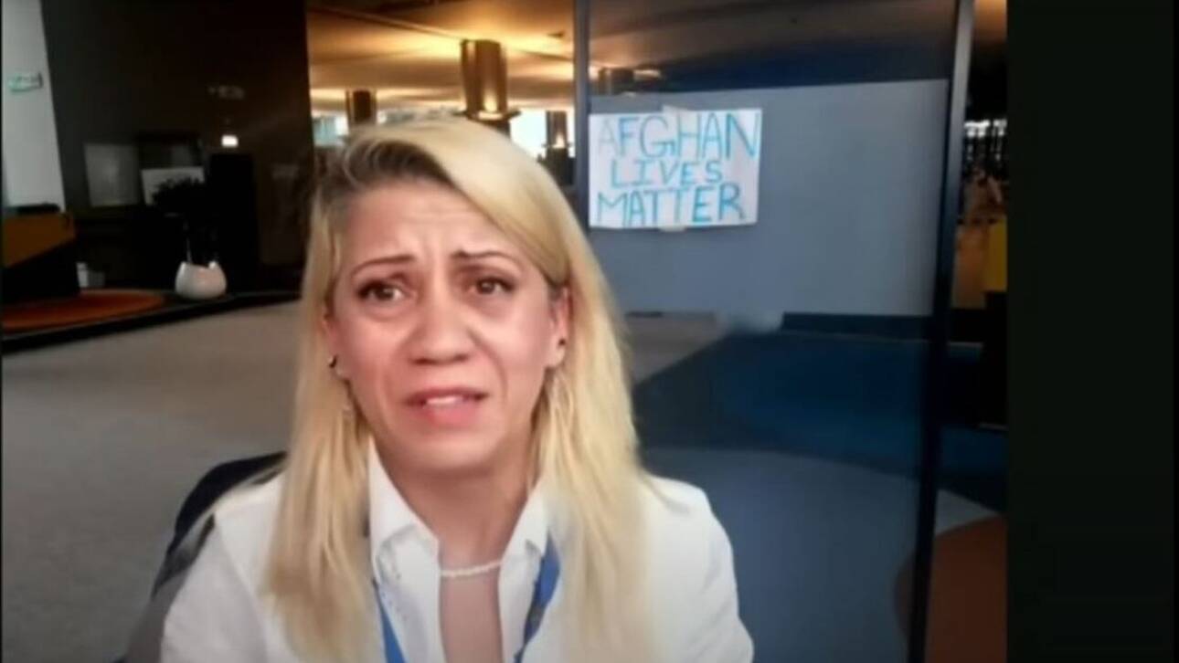 Λαϊλούμα Σαντίτ: Η Αφγανή δημοσιογράφος που ξέσπασε σε λυγμούς μπροστά στο ΝΑΤΟ