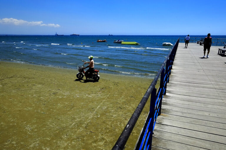 Στη δίνη παρατεταμένου καύσωνα η Κύπρος, "σκαρφαλώνει" στους 44 ο υδράργυρος