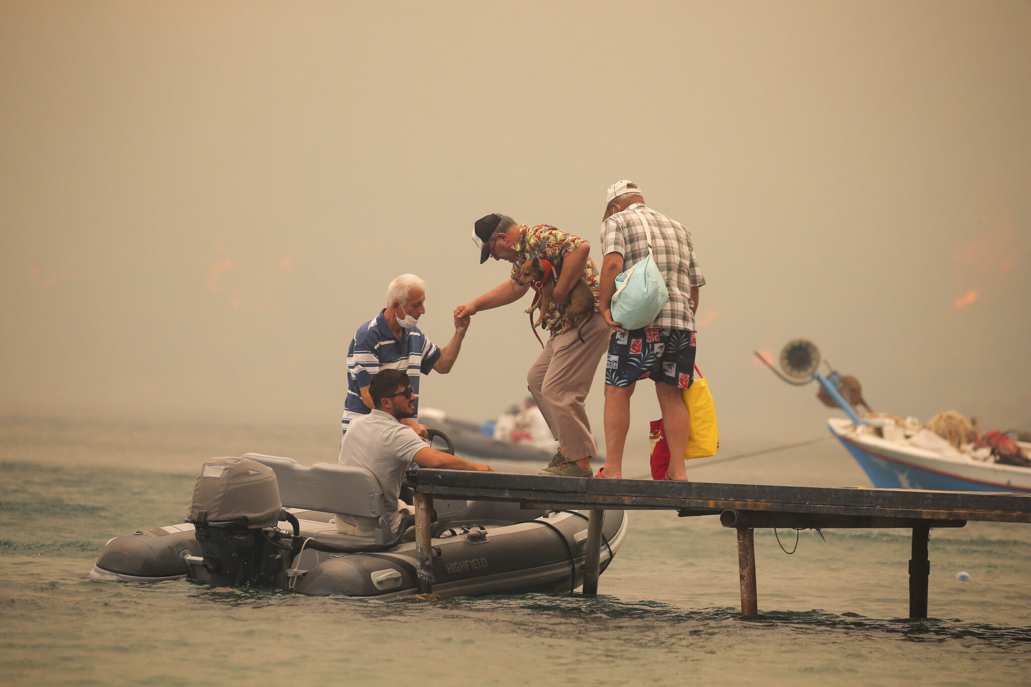 Τούρκος Υπ. Γεωργίας: Θα στείλουμε βοήθεια αφού σβήσουμε τις δικές μας πυρκαγιές