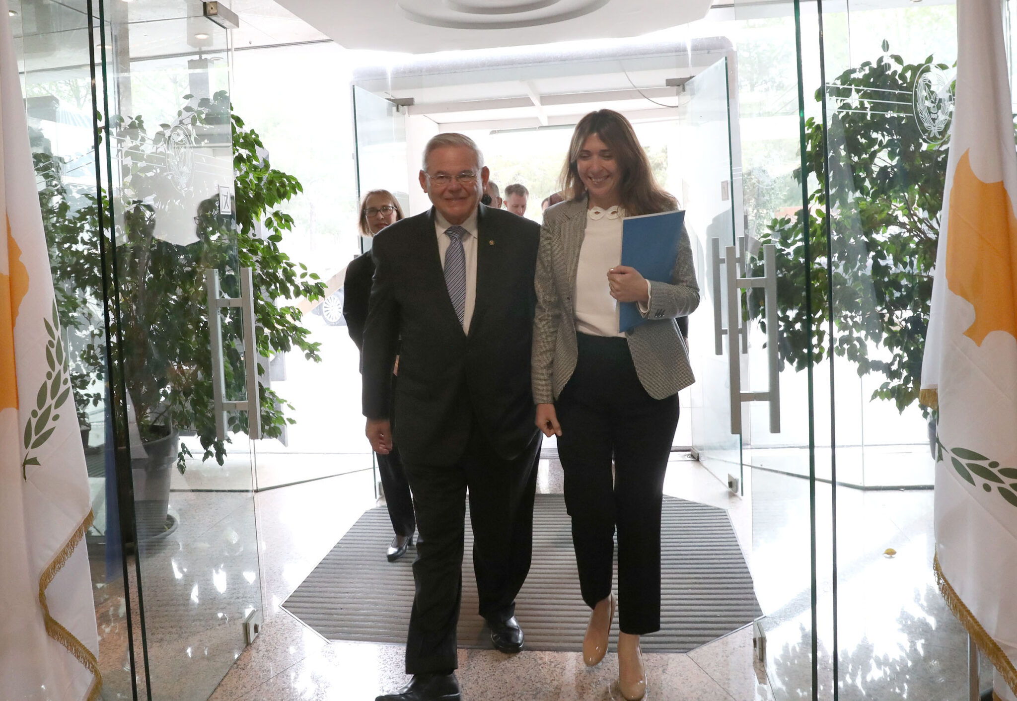 O ρομαντικός και καλλίφωνος… κύριος Μενέντεζ ξανάρχεται!