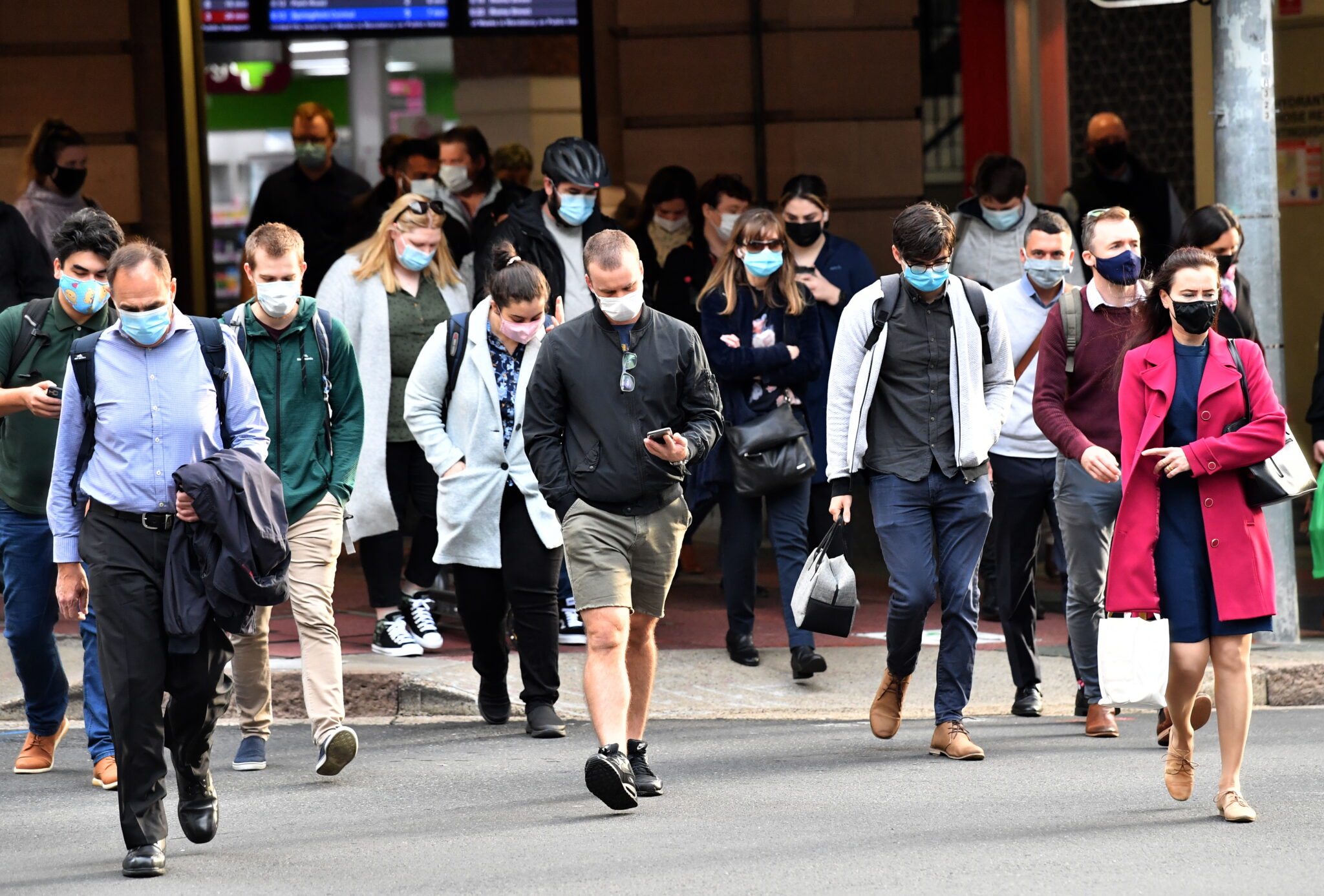 Έρευνα: Οι μισοί ασθενείς με covid-19 έχουν συμπτώματα ένα χρόνο αφότου νόσησαν