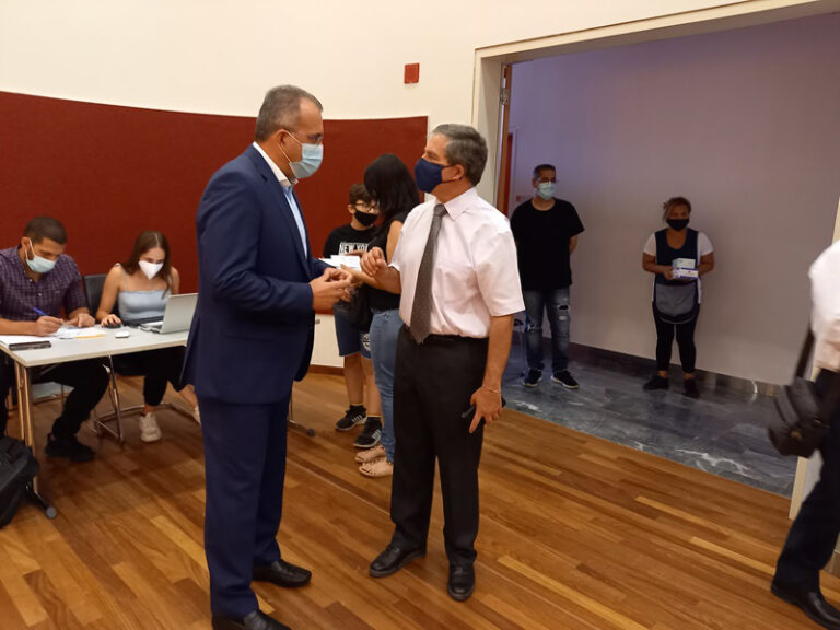 "Έχουμε πρόβλημα στις ΜΕΘ": Ανοίγει κι άλλη, αλλά δεν είναι αμέτρητες οι κλίνες