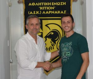 Επίσημο: Στην ΑΕΚ και τυπικά ο Εσπινόσα