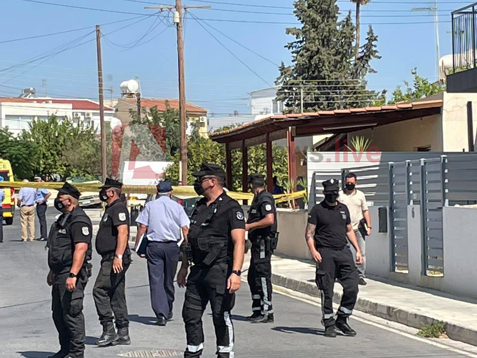 Τραγικές φιγούρες η μάνα και η σύζυγος του θύματος του φονικού στο Γέρι