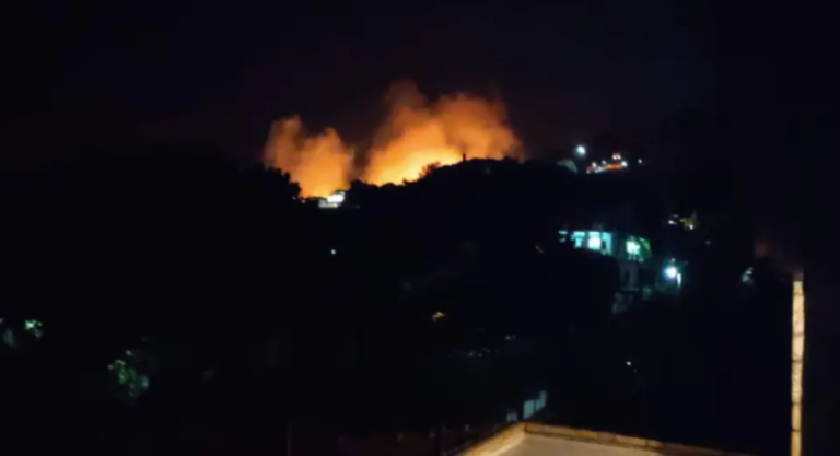 Συναγερμός στην Κερατέα: Πυρκαγιά κοντά σε οικιστικό ιστό στο Δασκαλειό